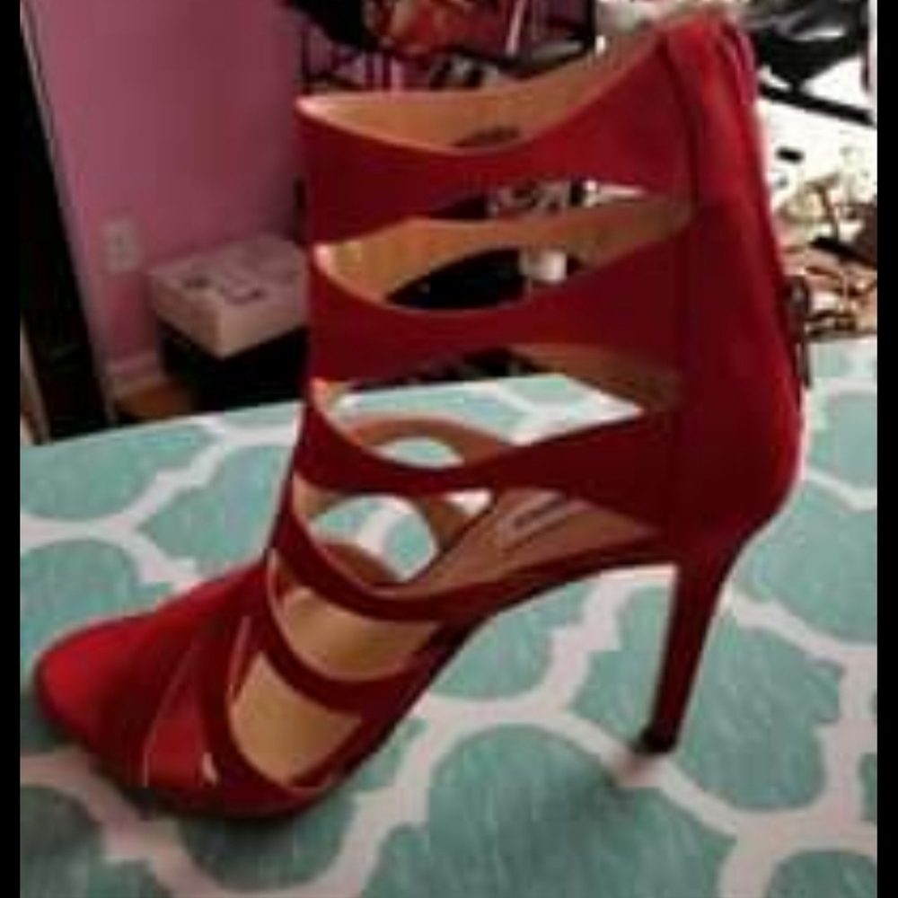Shoes - Picture 5 of 6